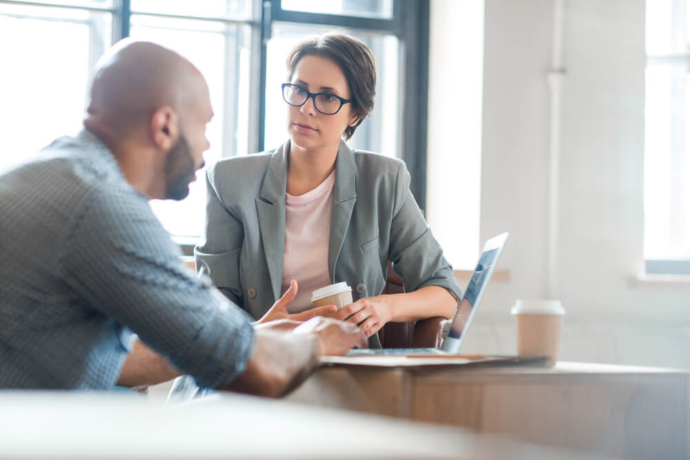 https://7040370.fs1.hubspotusercontent-na1.net/hubfs/7040370/connection-between-performance-management-and-employee-retention.jpg